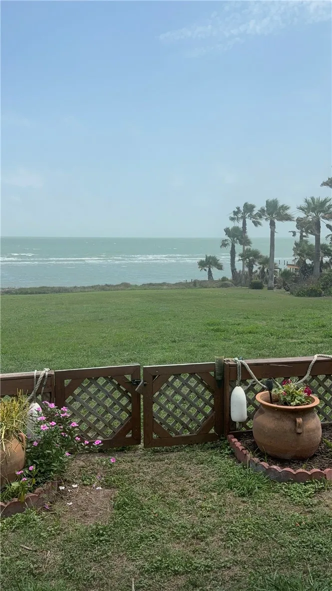 120 Shore Drive Portland, TX 78374