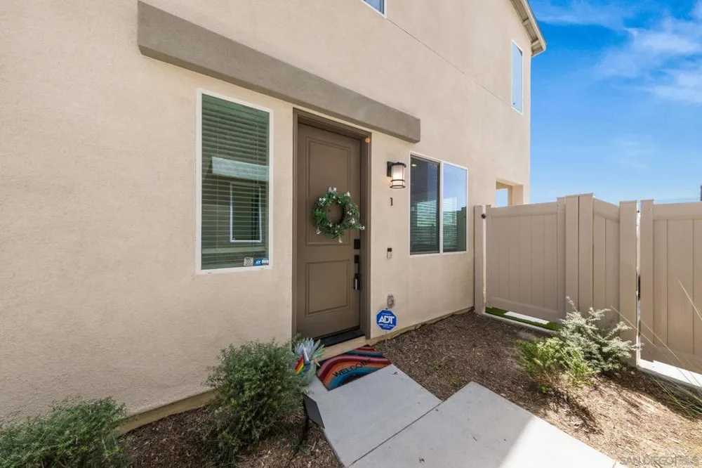 2158 Tributary Drive #1 Chula Vista, CA 91913