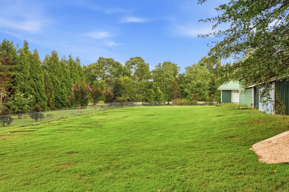 6514 White Oak Valley Circle McDonald, TN 37353