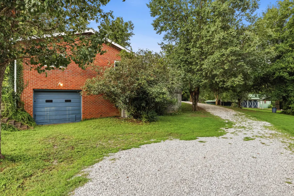 6514 White Oak Valley Circle McDonald, TN 37353