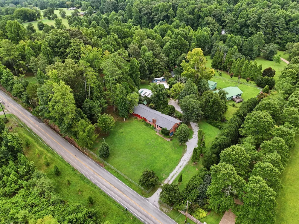 6514 White Oak Valley Circle McDonald, TN 37353