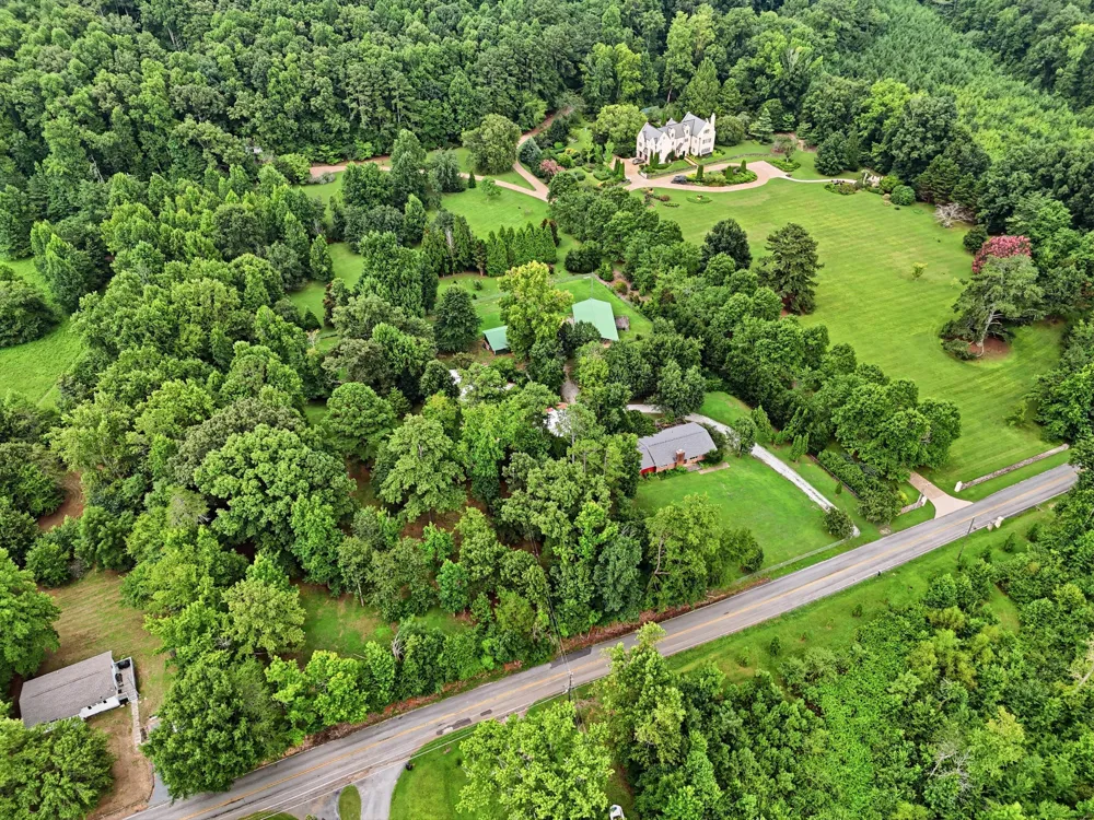6514 White Oak Valley Circle McDonald, TN 37353