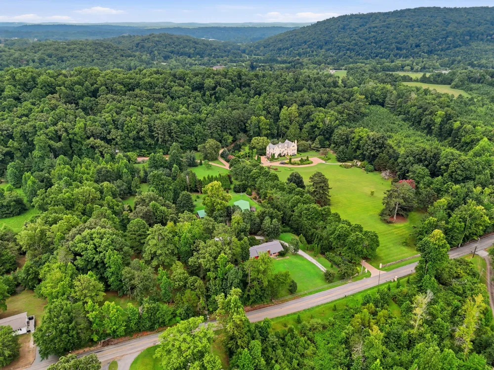 6514 White Oak Valley Circle McDonald, TN 37353