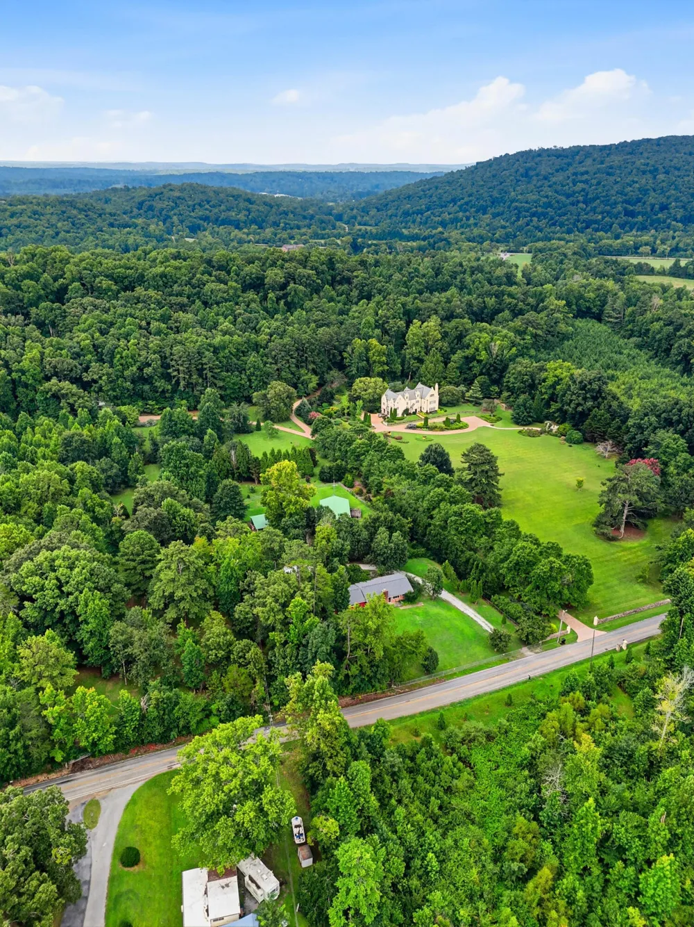 6514 White Oak Valley Circle McDonald, TN 37353