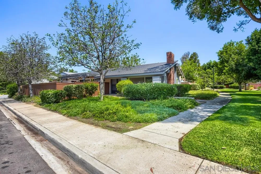 10756 Cariuto Court San Diego, CA 92124