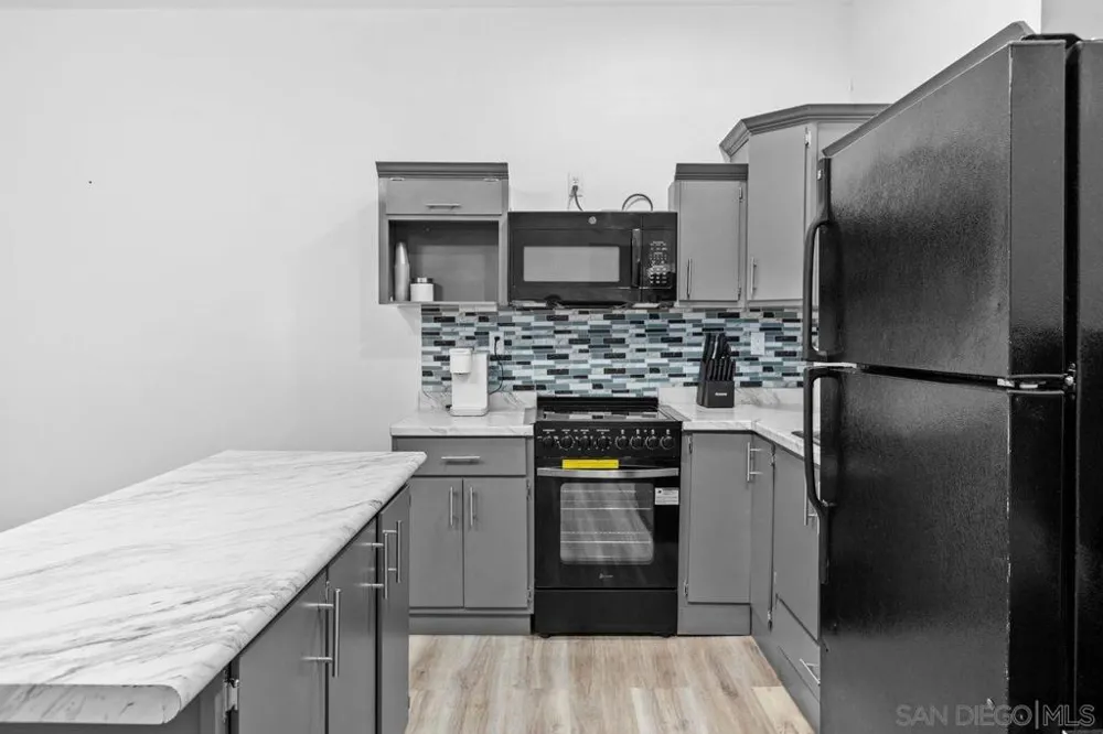 6245 Broadmoor Dr. La Mesa, CA 91942