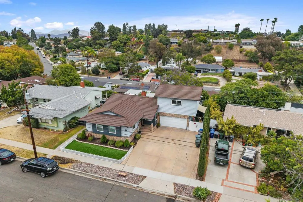 6245 Broadmoor Dr. La Mesa, CA 91942