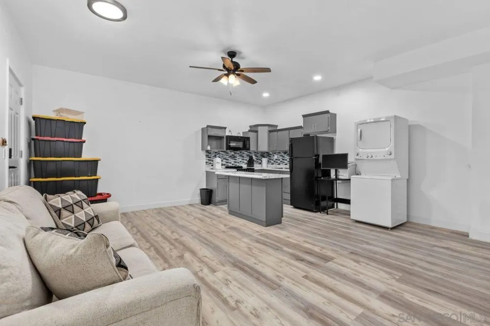 6245 Broadmoor Dr. La Mesa, CA 91942
