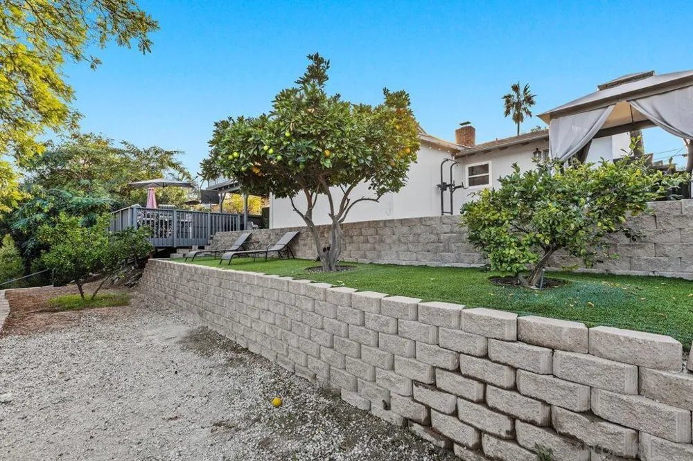 6245 Broadmoor Dr. La Mesa, CA 91942