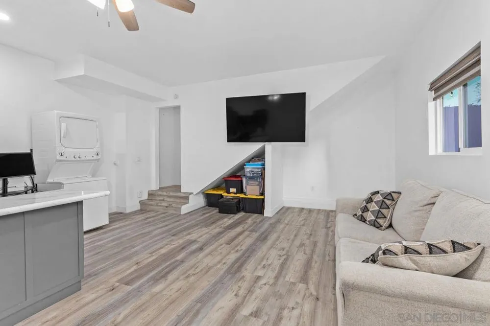 6245 Broadmoor Dr. La Mesa, CA 91942