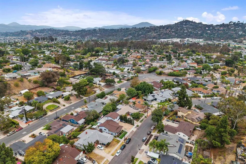 6245 Broadmoor Dr. La Mesa, CA 91942