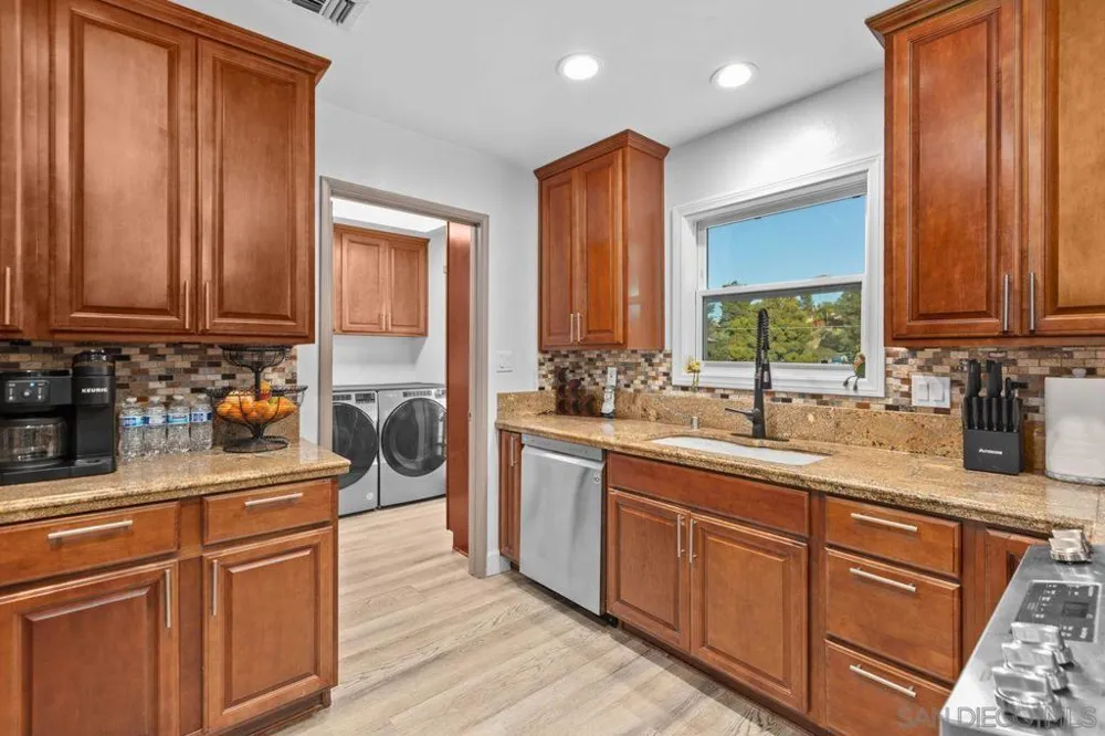 6245 Broadmoor Dr. La Mesa, CA 91942