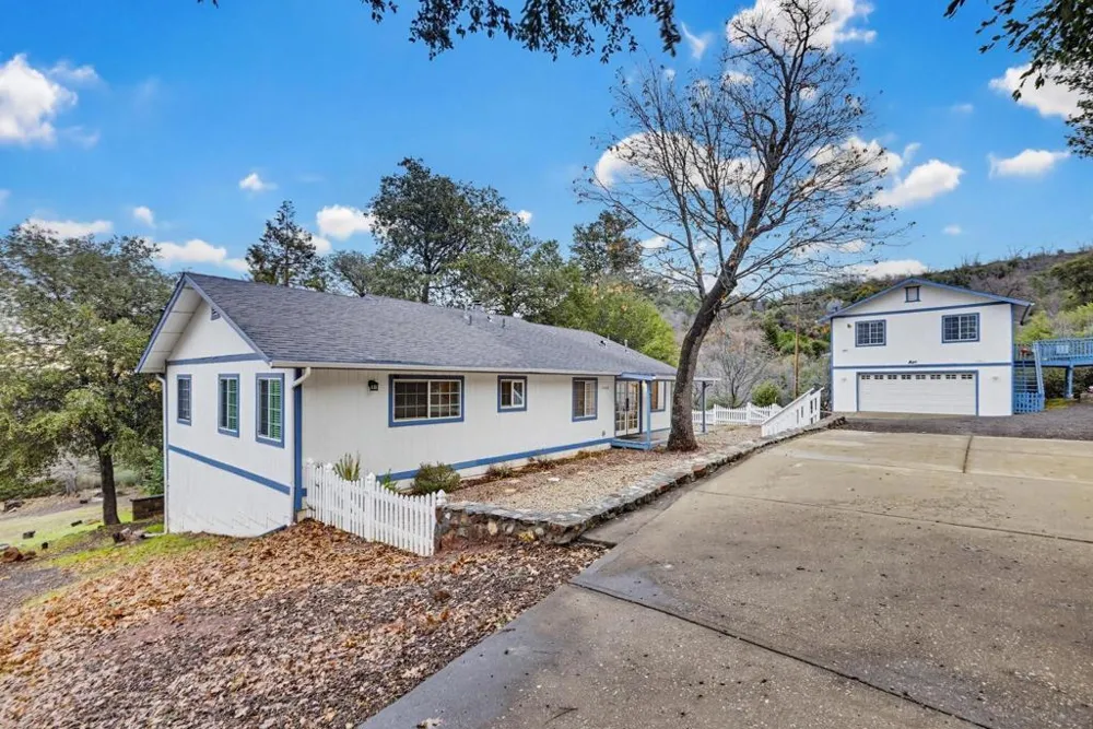 17009 Iron Springs Rd Julian, CA 92036