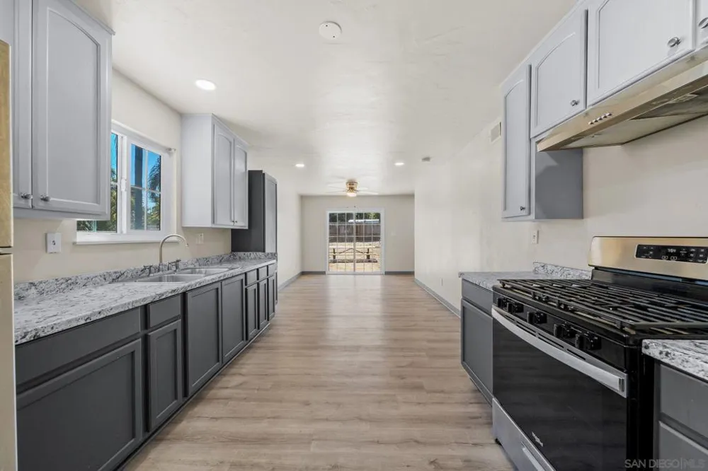 7021 Madrone Ave San Diego, CA 92114