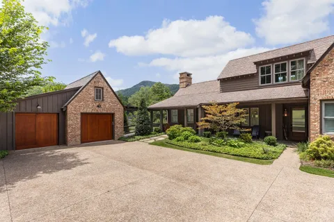 106 Jupiter Lane