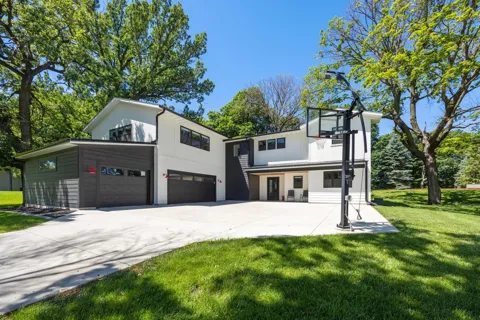 20026 Twin Oaks Circle