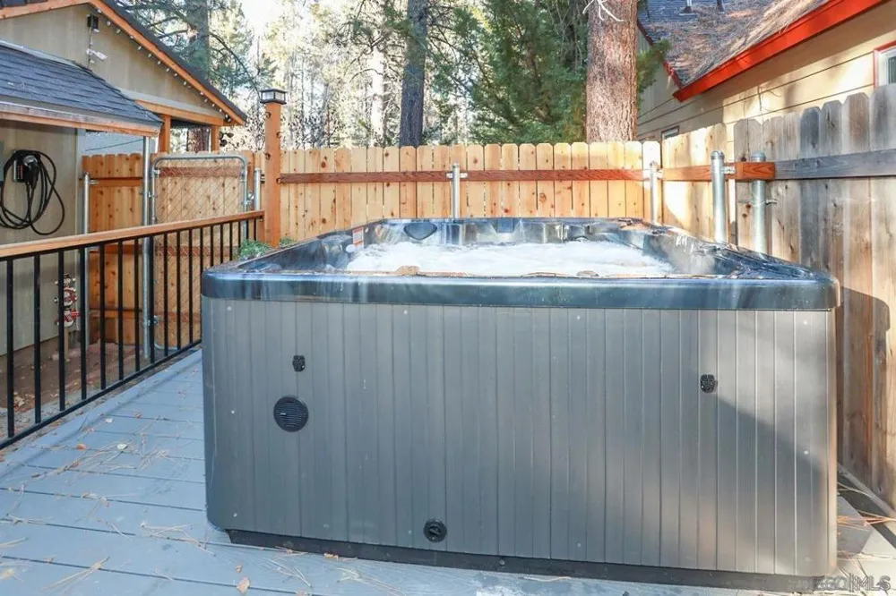 42655 Peregrine Big Bear, CA 92315