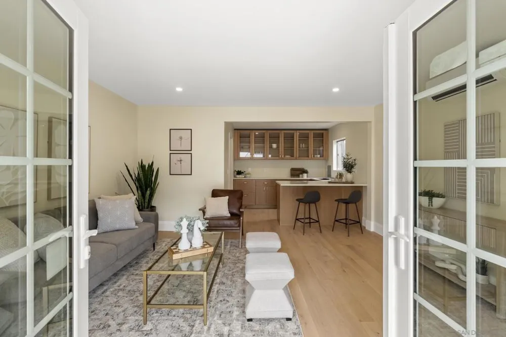 1896 Lyndon San Diego, CA 92103