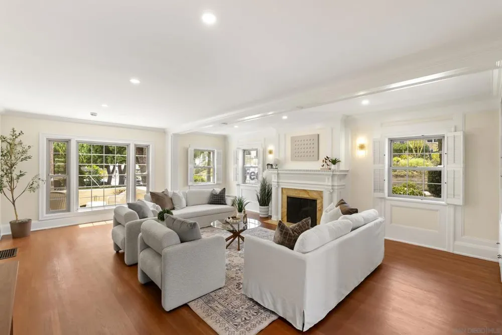 1896 Lyndon San Diego, CA 92103