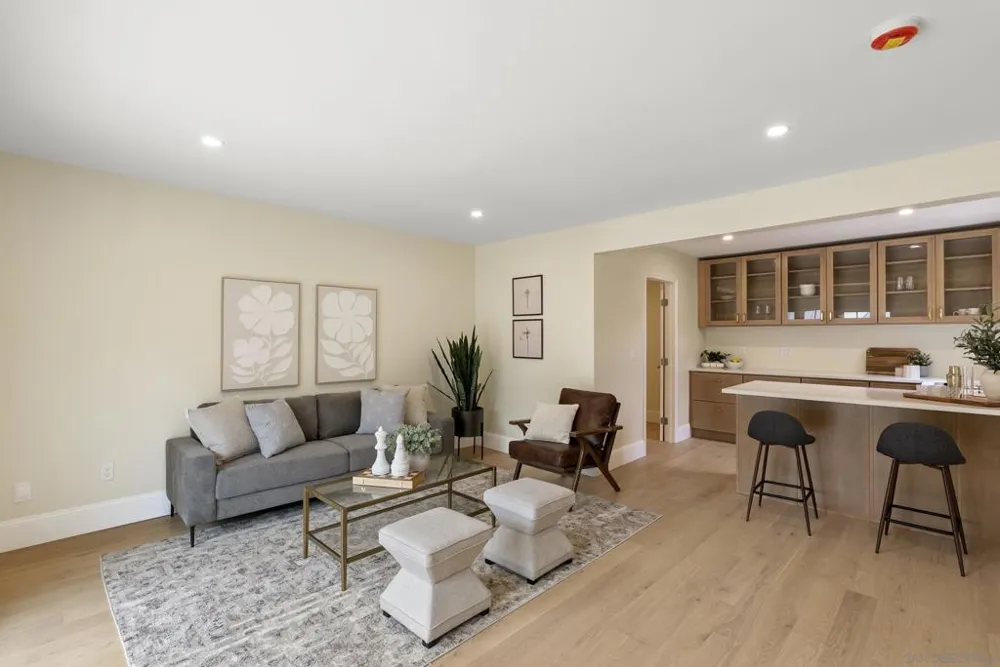 1896 Lyndon San Diego, CA 92103