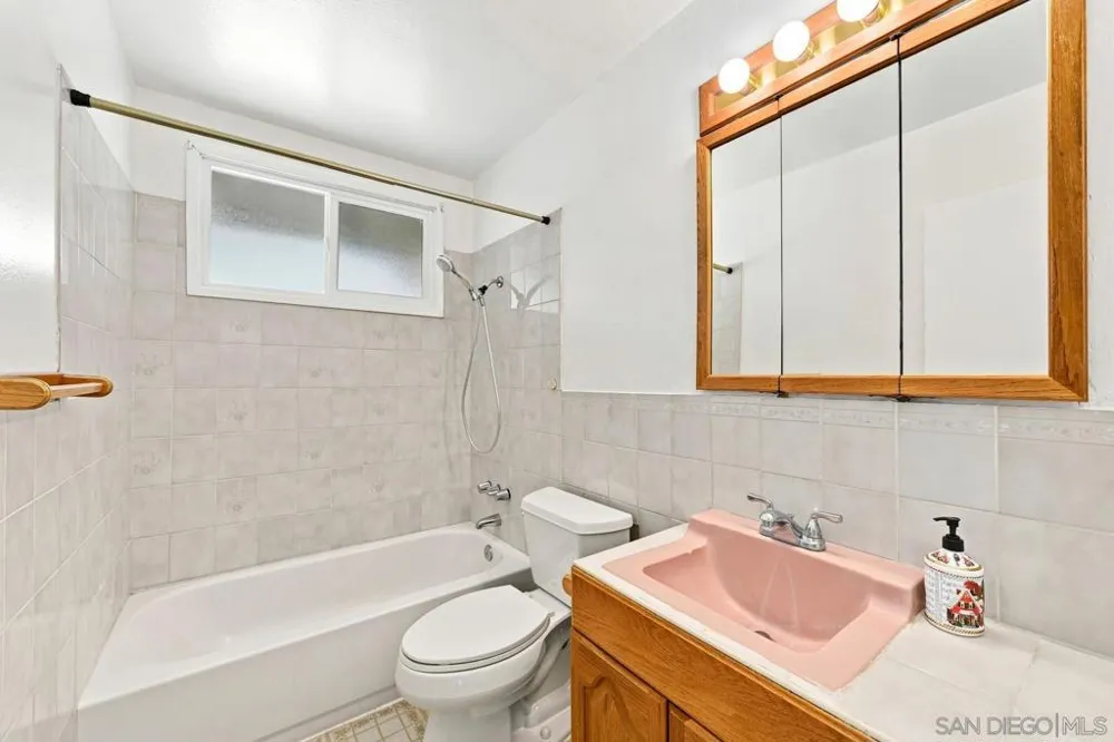 12509 Taunt Rd. Poway, CA 92064