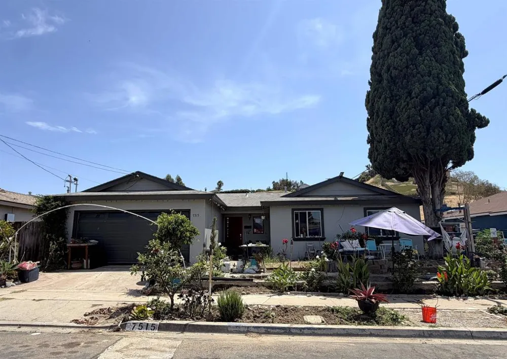 7515 Black Oak San Diego, CA 92114