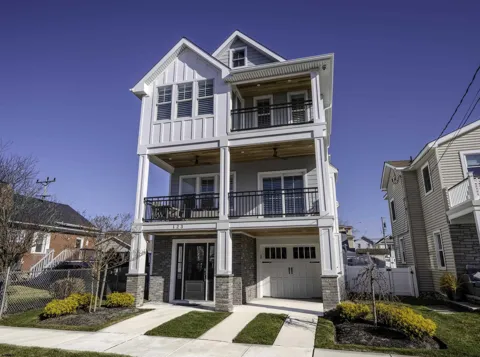 123 N 35th Ave