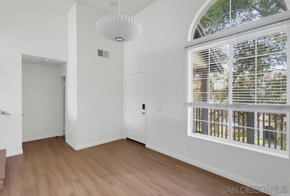 10330 Wateridge Circle #293 San Diego, CA 92121