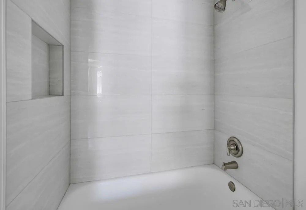 10330 Wateridge Circle #293 San Diego, CA 92121