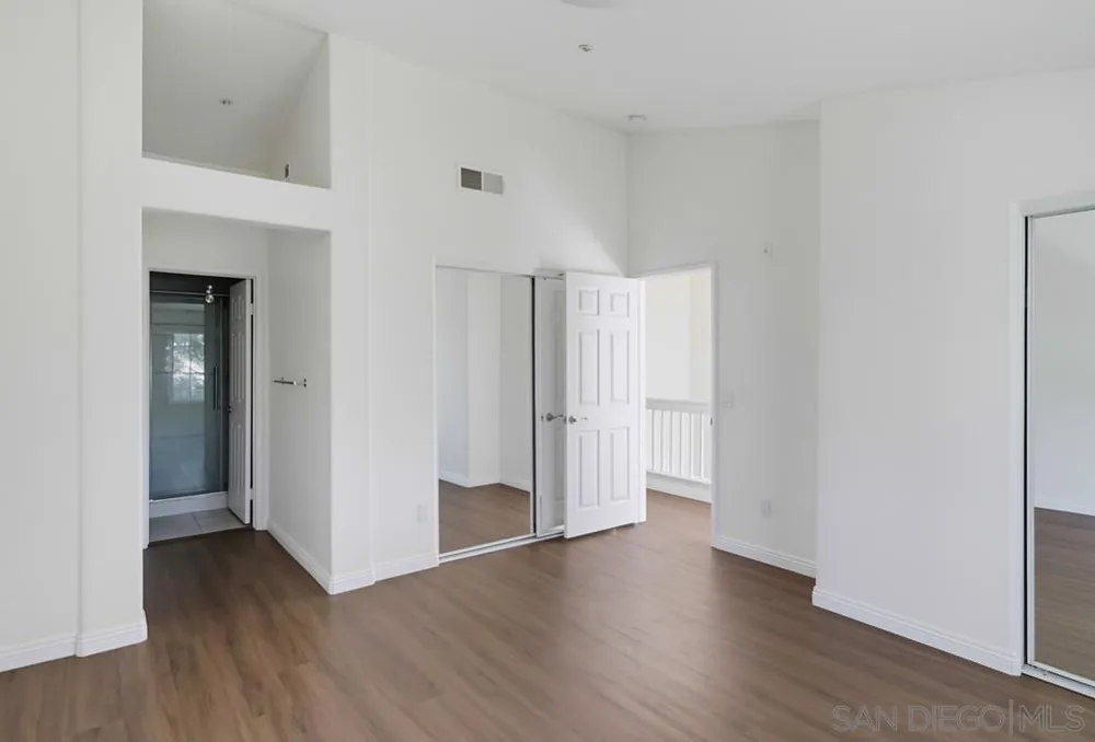 10330 Wateridge Circle #293 San Diego, CA 92121