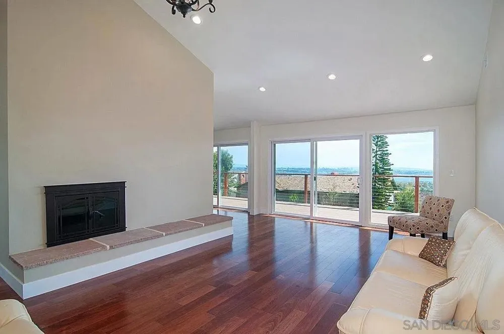5415 Thunderbird La Jolla, CA 92037