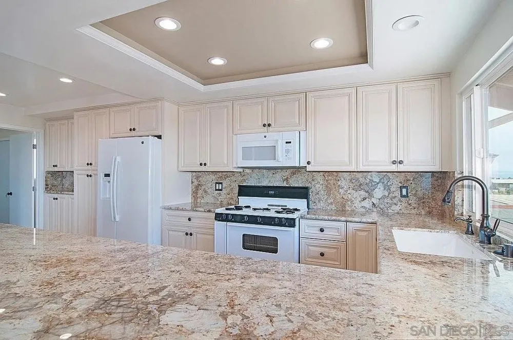 5415 Thunderbird La Jolla, CA 92037