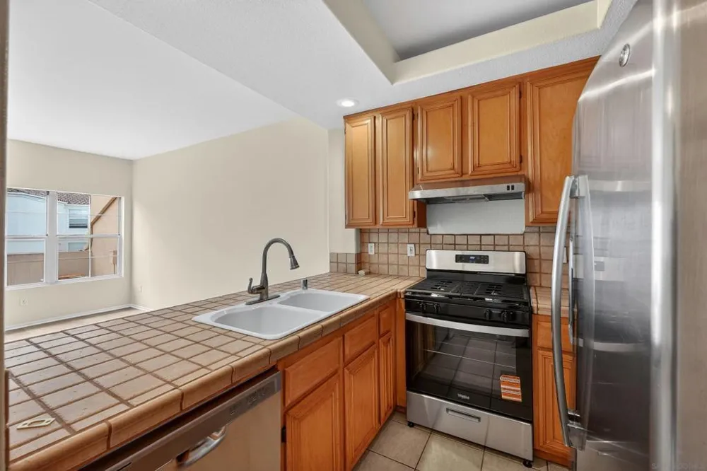 1040 S San Marino Way Anaheim, CA 92808