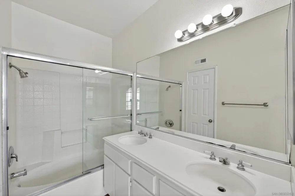 1040 S San Marino Way Anaheim, CA 92808
