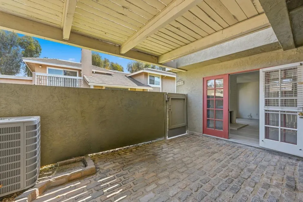 17539 Fairlie Rd San Diego, CA 92128
