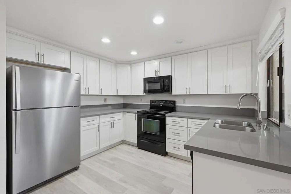 17539 Fairlie Rd San Diego, CA 92128
