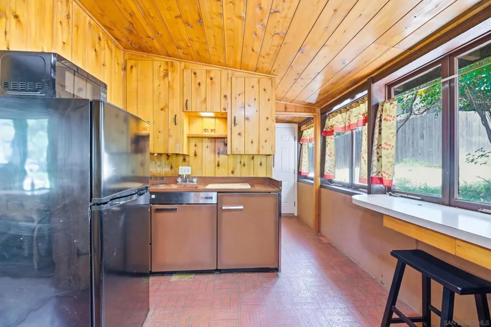 2727 Lakeview Dr Julian, CA 92036