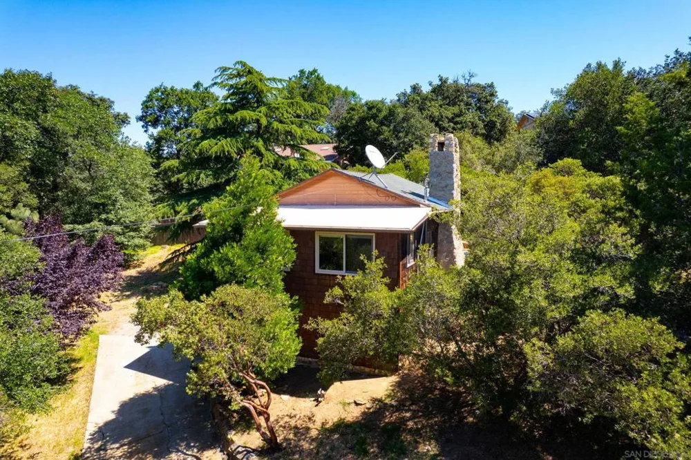 2727 Lakeview Dr Julian, CA 92036