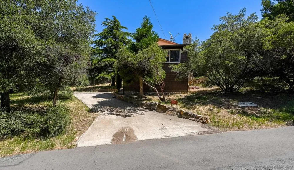 2727 Lakeview Dr Julian, CA 92036