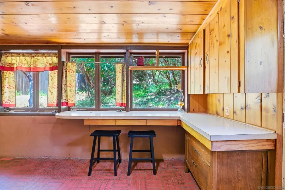 2727 Lakeview Dr Julian, CA 92036