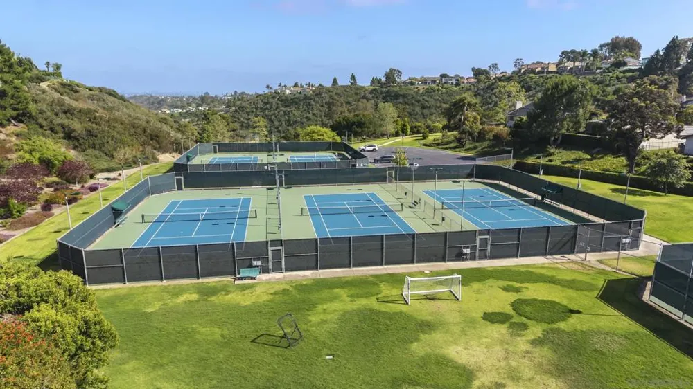 6567 Caminito Catalan La Jolla, CA 92037