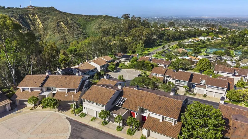 6567 Caminito Catalan La Jolla, CA 92037