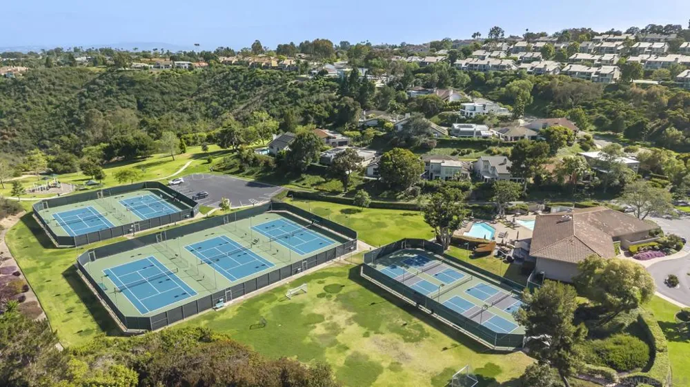 6567 Caminito Catalan La Jolla, CA 92037