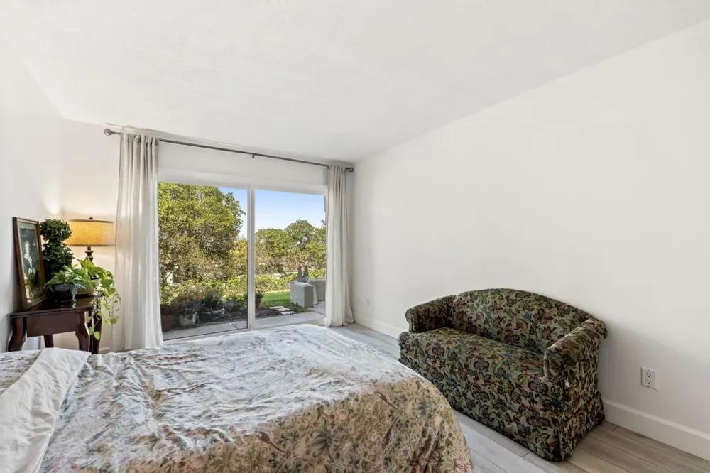6567 Caminito Catalan La Jolla, CA 92037