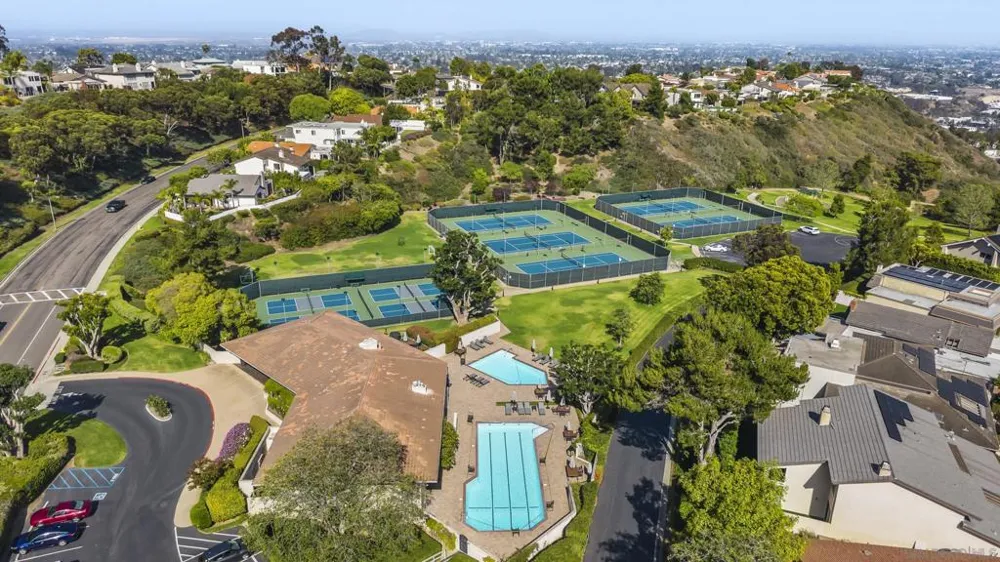 6567 Caminito Catalan La Jolla, CA 92037