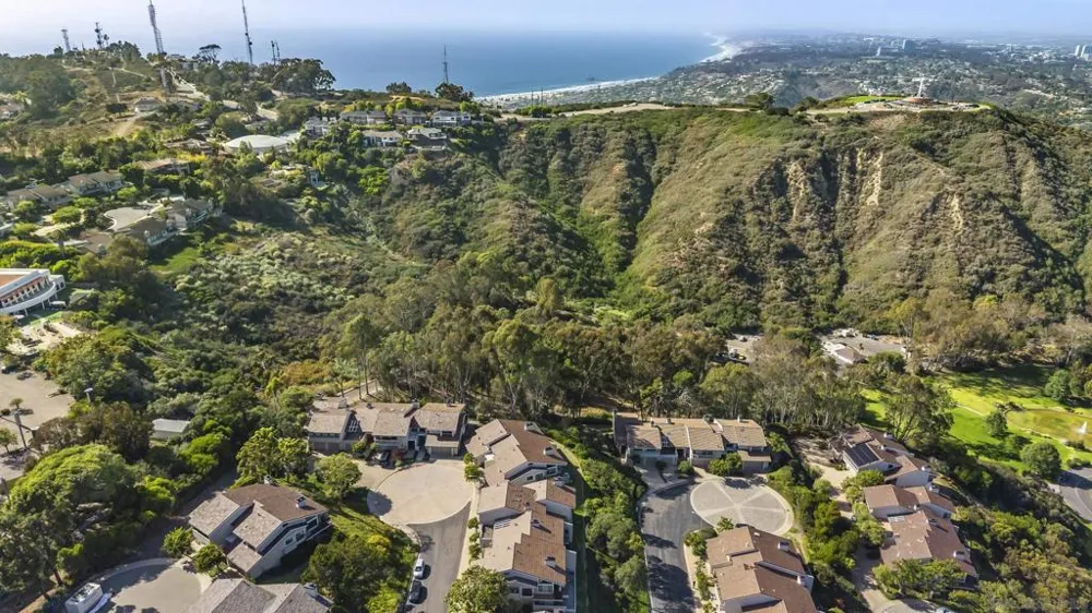 6567 Caminito Catalan La Jolla, CA 92037