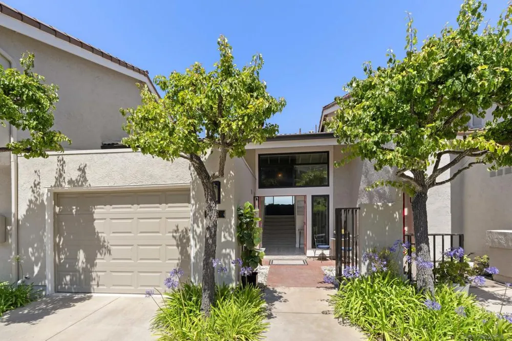 6567 Caminito Catalan La Jolla, CA 92037