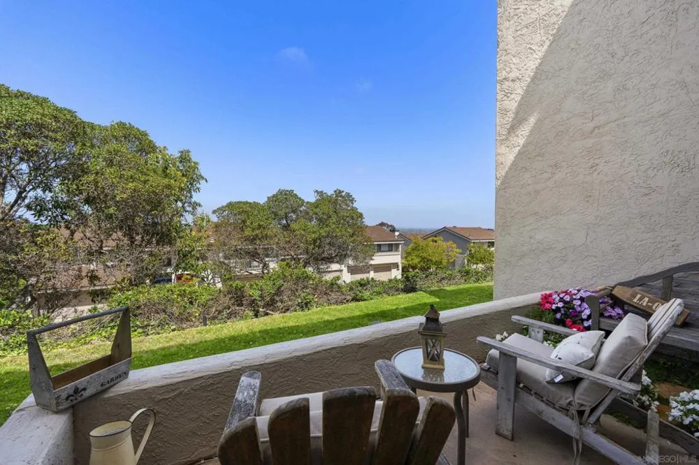 6567 Caminito Catalan La Jolla, CA 92037