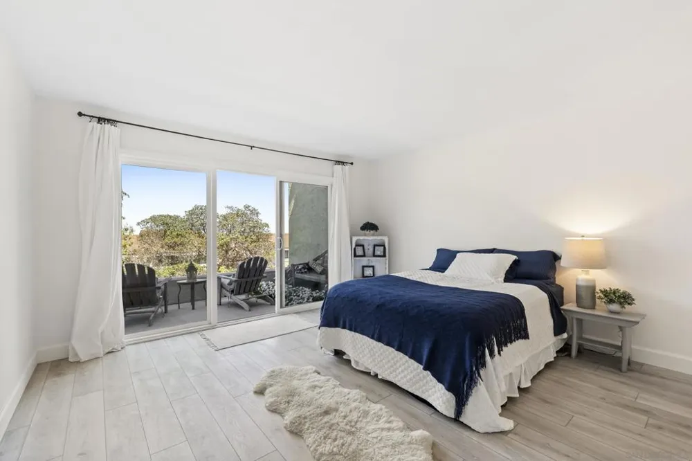6567 Caminito Catalan La Jolla, CA 92037