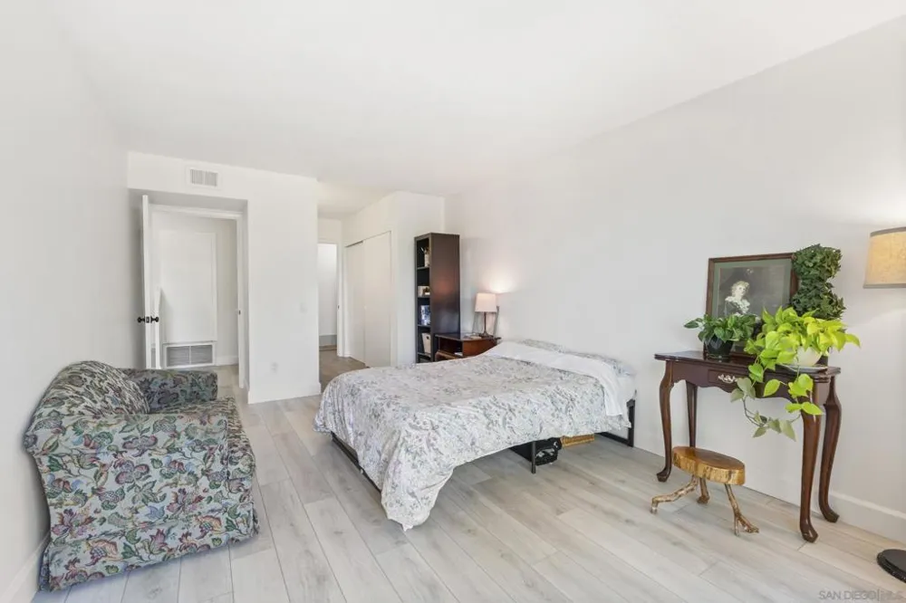 6567 Caminito Catalan La Jolla, CA 92037